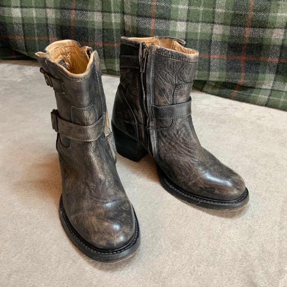 Bed Stu Cobbler Series Distressed Black Leather Moto Buckle Ankle Boots 7.5
